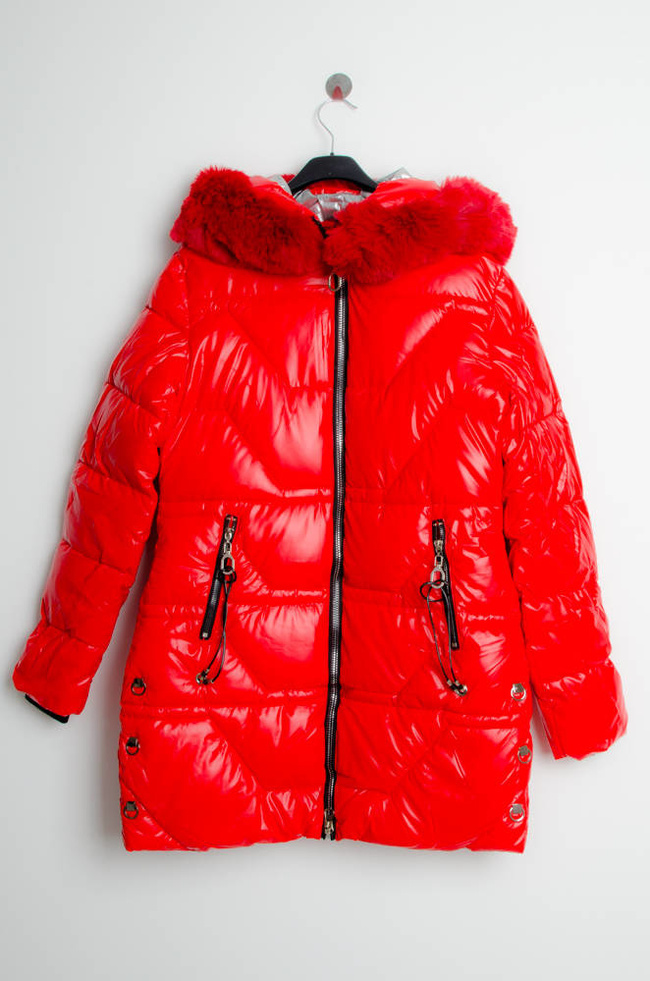CZERWONA PIKOWANA KURTKA Z KAPTUREM