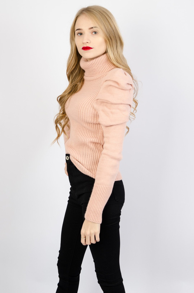 JASNO-RÓŻOWY SWETER-GOLF Z BUFKAMI 