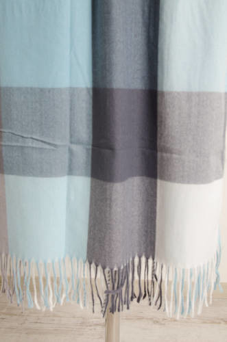 SZAL W KRATĘ Z FRĘDZLAMI- NIEBIESKI