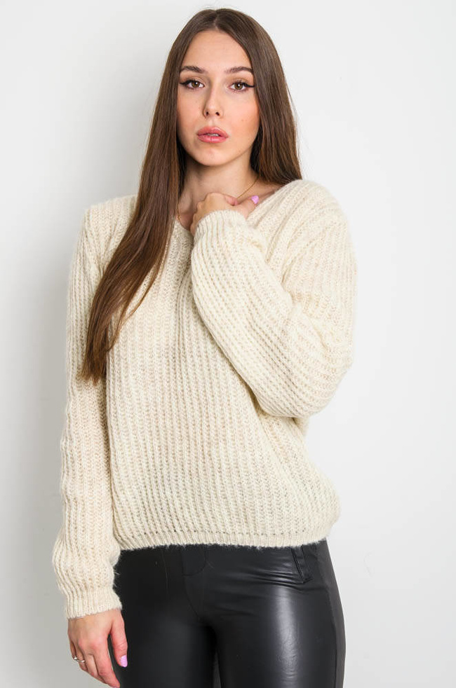 BEŻOWY SWETER Z ŁAŃCUSZKIEM
