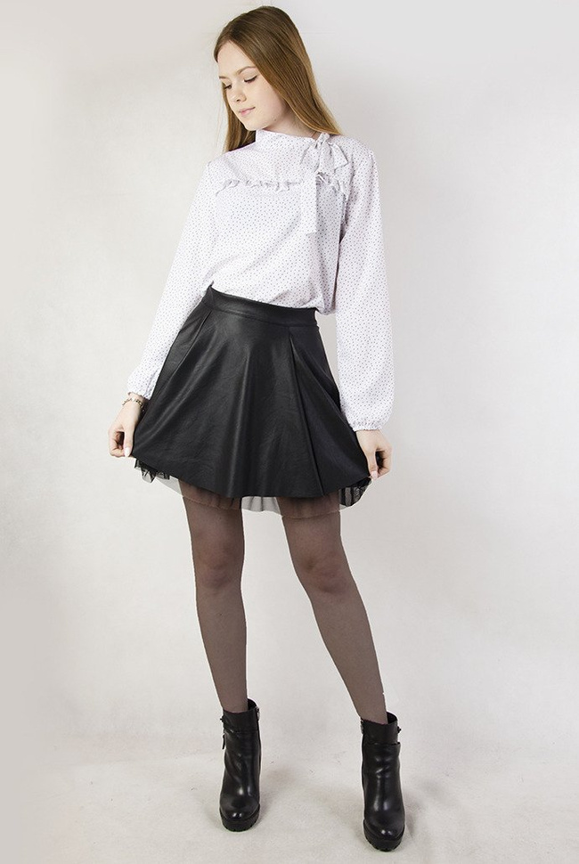 Skórkowa rozkloszowana spódnica w kolorze czarnym z dodatkiem tiulu
