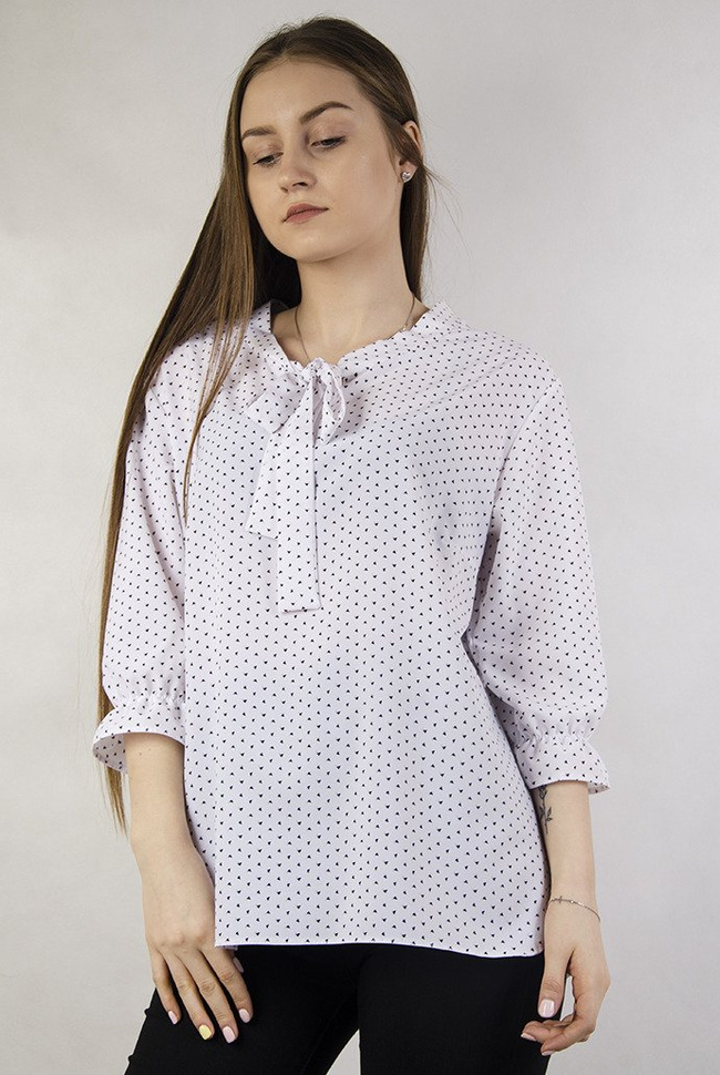 Biała bluzka w trójkąty z wiązaniem przy szyi