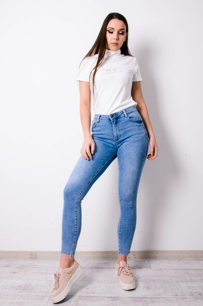 SPODNIE JASNE JEANSOWE IDEALNIE PRZYLEGAJĄCE