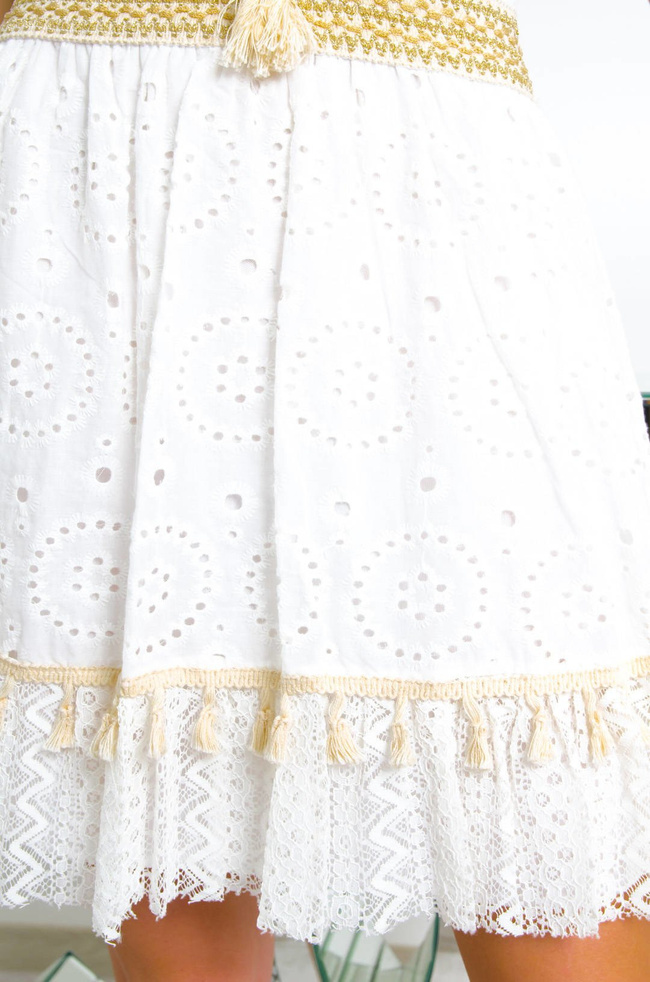 BIAŁA SUKIENKA NA RAMIĄCZKACH Z PEREŁKAMI-BOHO