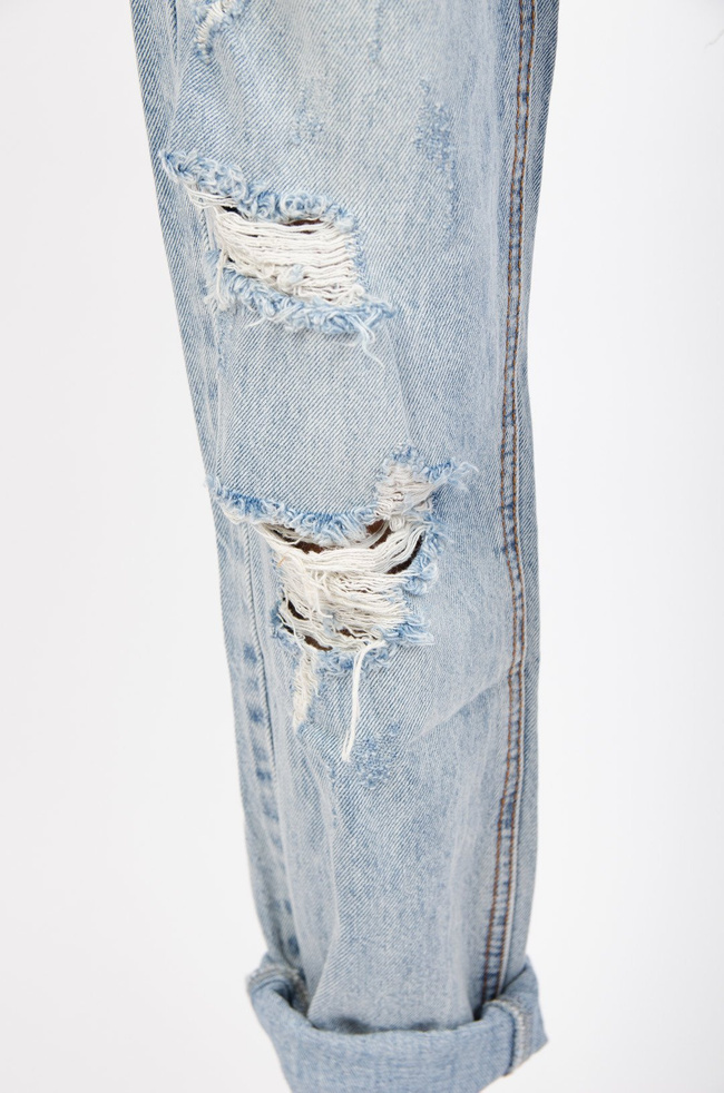 SPODNIE JEANSOWE TYPU MOM FIT Z DZIURAMI- WYSOKI STAN