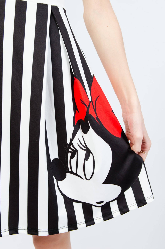 BIAŁA SUKIENKA W PASKI Z APLIKACJĄ 