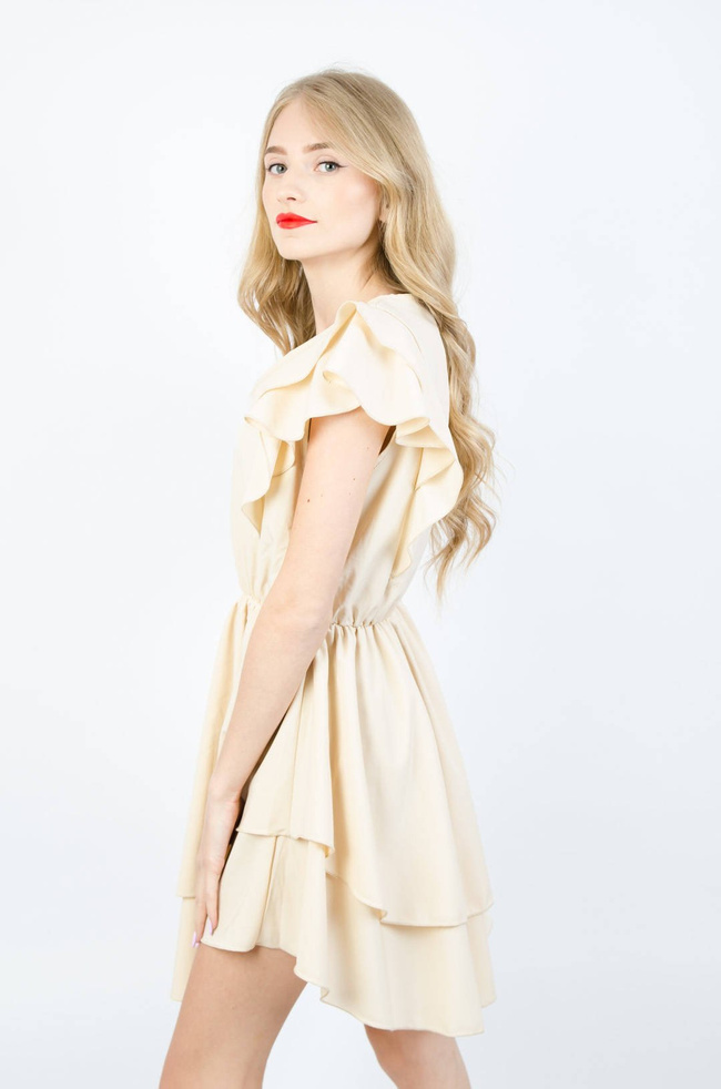 BEŻOWA SUKIENKA BUTTERFLY Z FALBANAMI