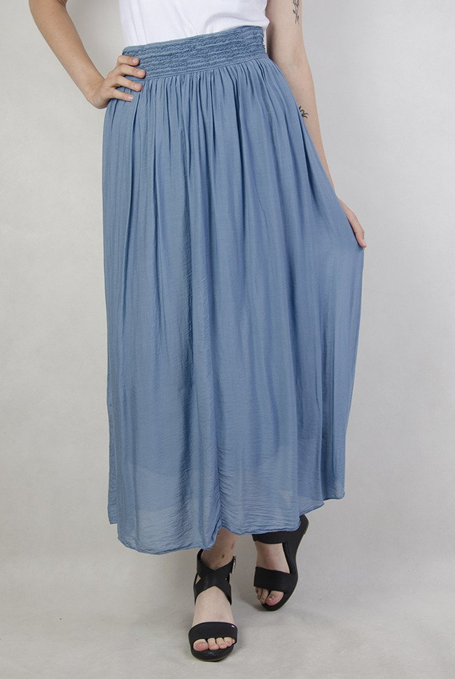 Niebieska długa spódnica