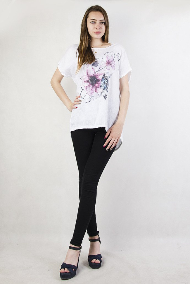 Biała bluzka z motywem kwiatowym