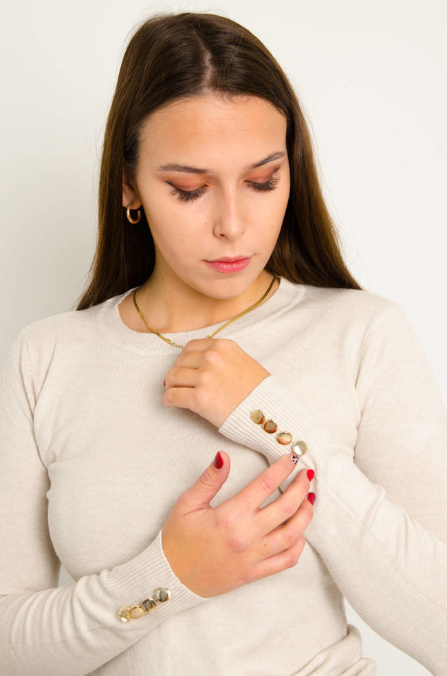 SWETER Z OZDOBNYMI GUZIKAMI- BEŻOWY