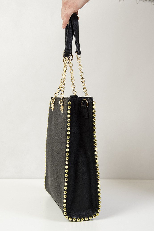Czarna torebka typu shopper ze złotymi koralikami
