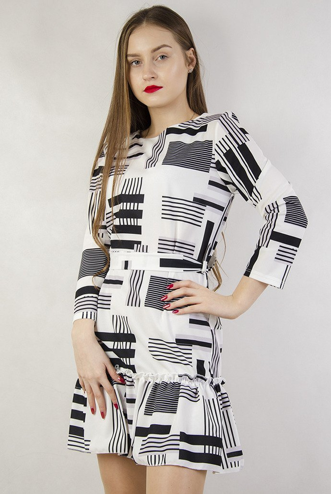 Biała sukienka w paski