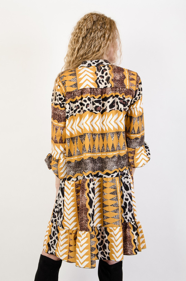 Żółta sukienka w panterkę