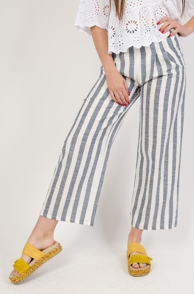 Spodnie materiałowe w biało-niebieskie paski