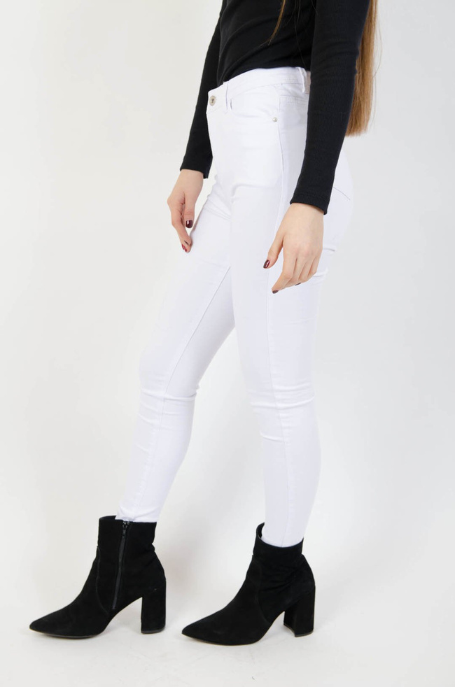 Białe spodnie skinny jeans z wysokim stanem