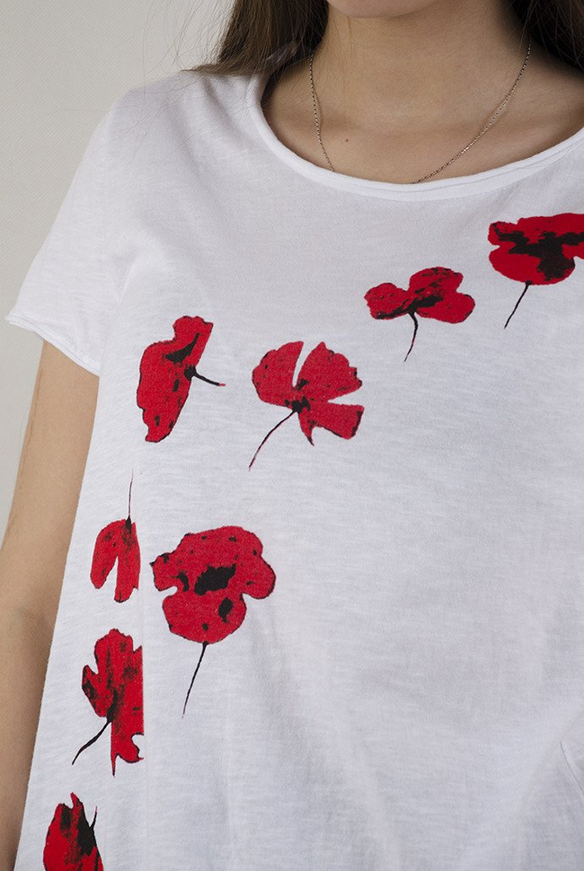 Biała bluzka w maki