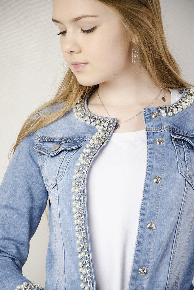 Jeansowa kurtka z perełkami