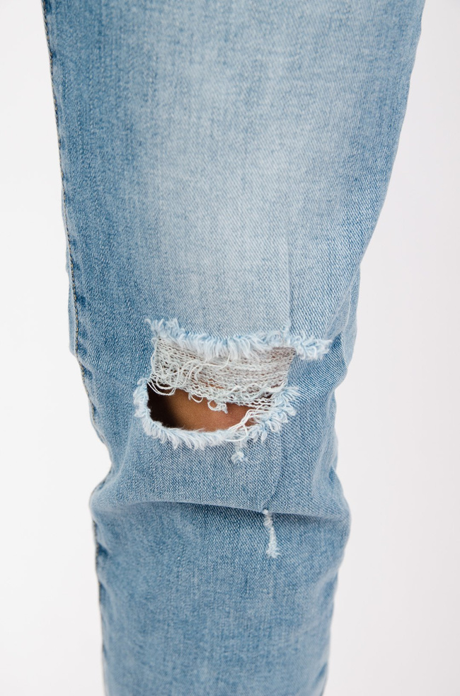 JASNE SPODNIE JEANSOWE TYPU BOYFRIEND Z GUMĄ W PASIE + PASEK