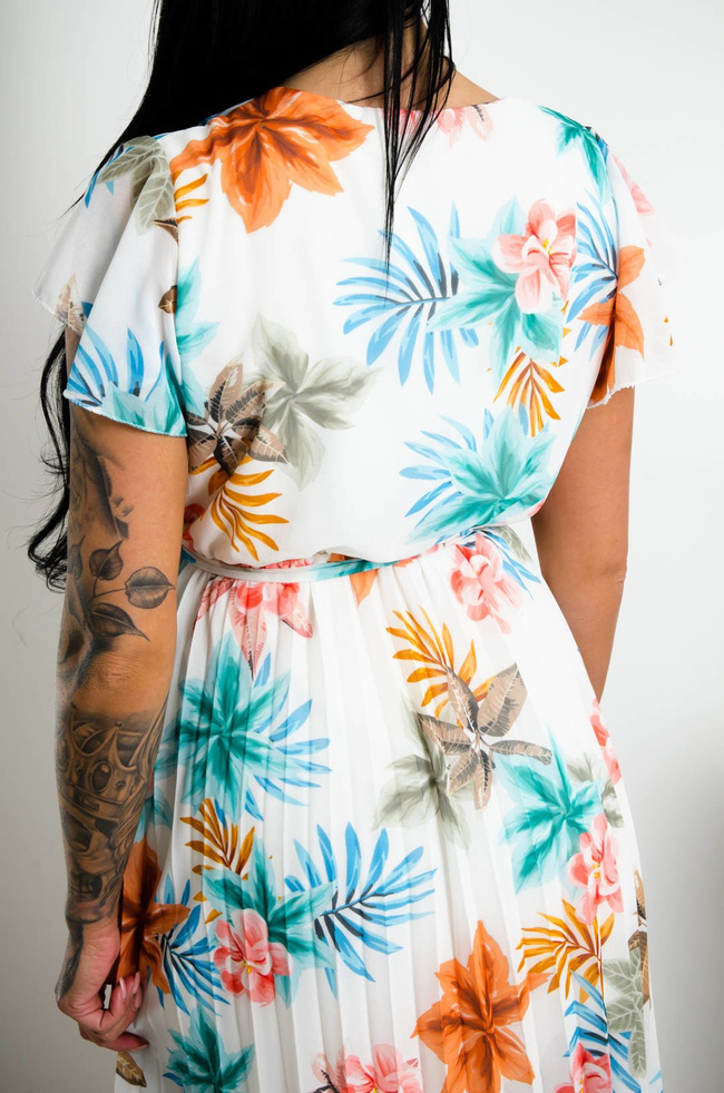 BIAŁA SUKIENKA W POMARAŃCZOWE KWIATY DEKOLT W ZAKAKŁADKĘ