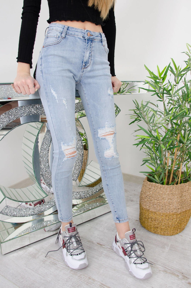 JASNE SPODNIE JEANSOWE Z PRZETARCIAMI