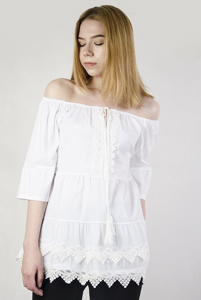 Biała bluzka koszulowa z haftami