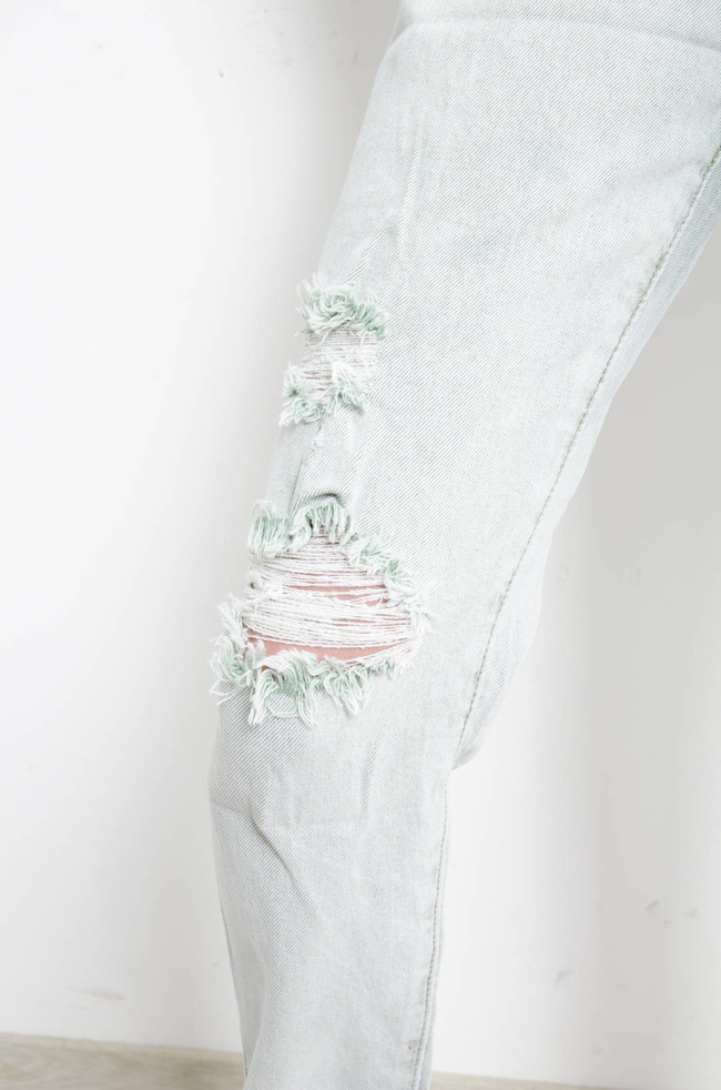 SPODNIE JEANSOWE MOM FIT Z DZIURAMI- ZIELONE