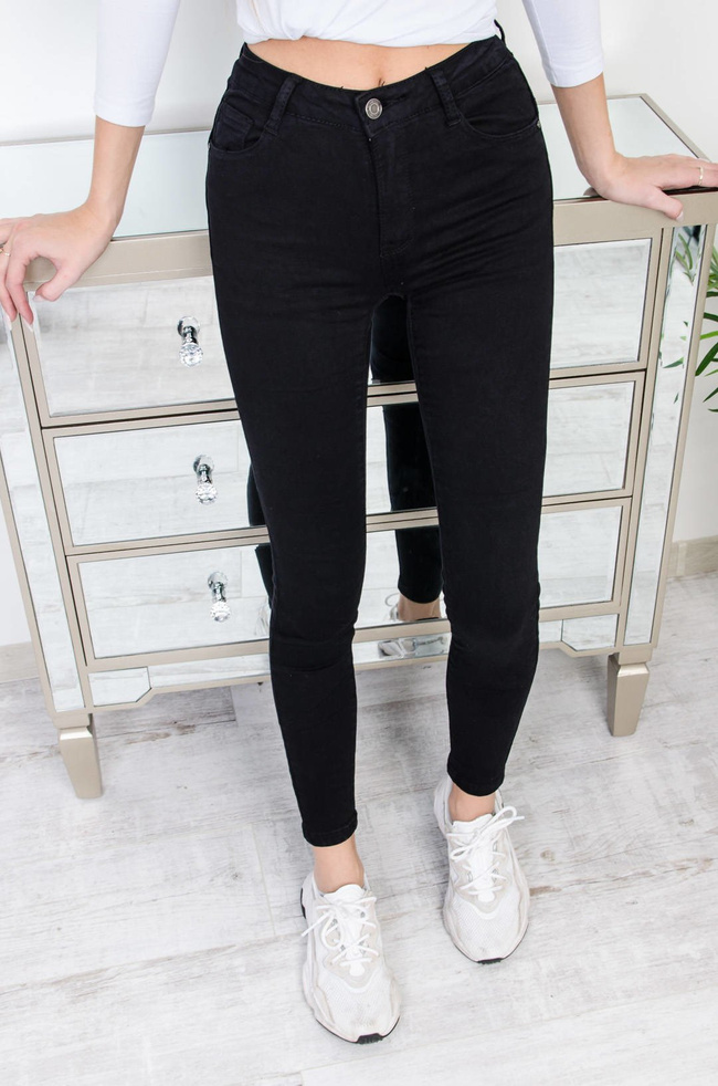 CZARNE SPODNIE TYPU PUSH UP