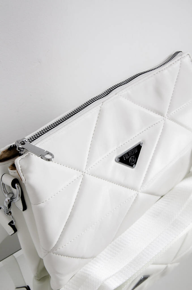 TOREBKA PIKOWANA Z MATERIAŁOWYM PASKIEM- BIAŁA