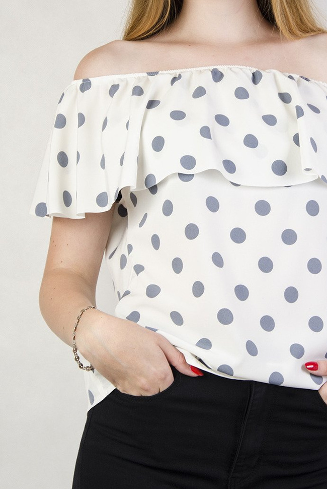 Biała bluzka hiszpanka w grochy