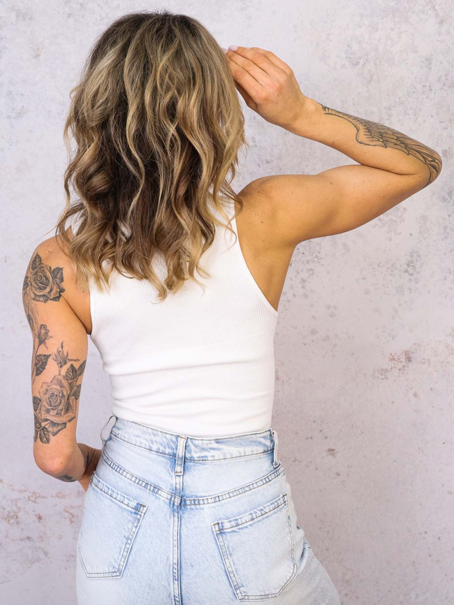 BODY PRĄŻKOWANE MODELUJĄCE- BIAŁE