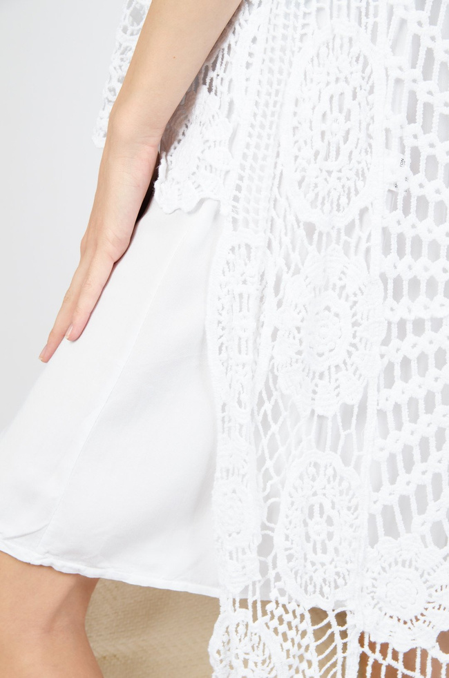 Biała Ażurowa tunika z przedłużanym tyłem