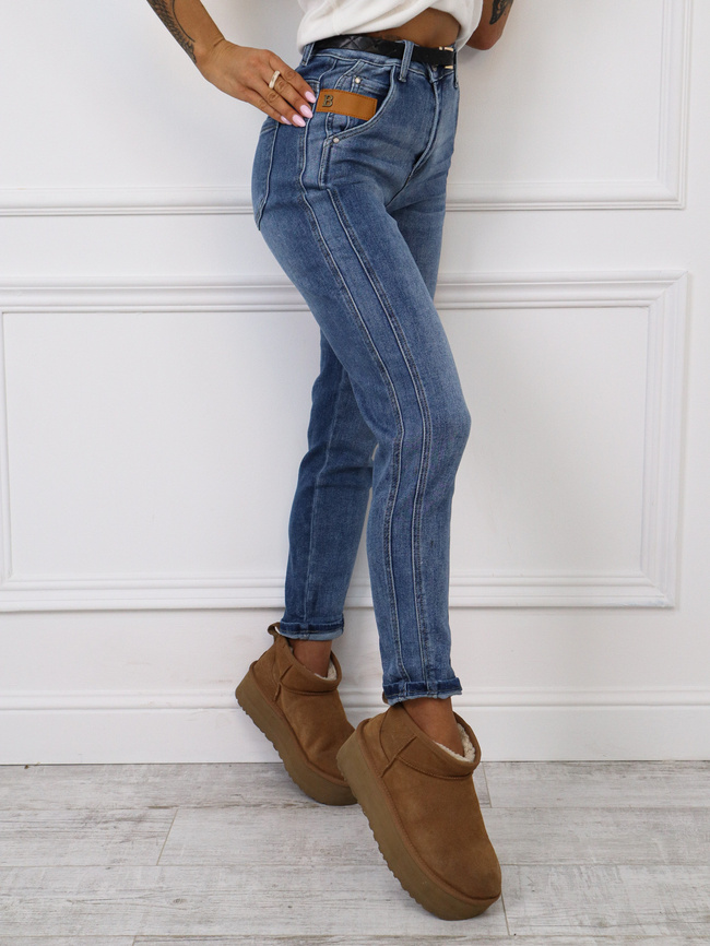 SPODNIE JEANSOWE Z OZDOBNYMI PRZESZYCIAMI+ PASEK