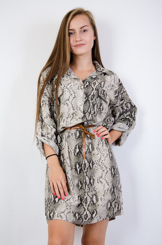 Sukienka imitacja skóry węża wiązana w pasie
