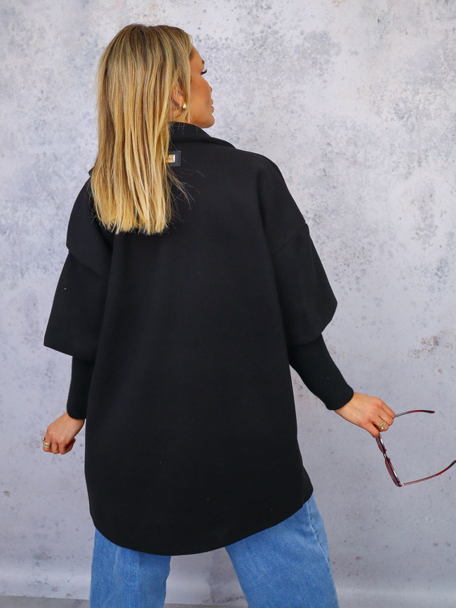 PŁASZCZ ZE SWETROWYMI RĘKAWAMI- CZARNY