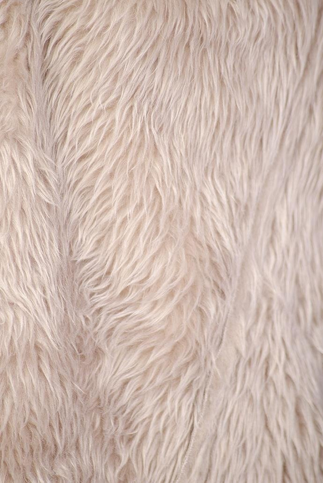 Beżowa kamizelka z futerkowym wnętrzem