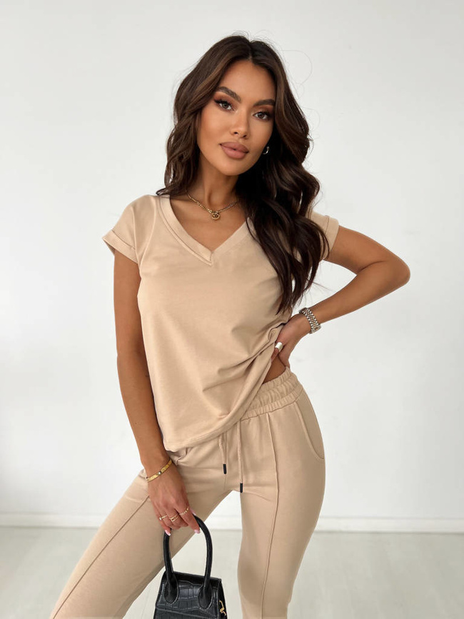 KOMPLET DRESOWY T-SHIRT+ SPODNIE Z PRZESZYCIEM- BEŻOWY