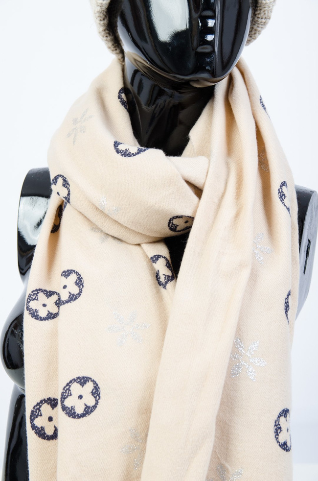 BEŻOWY SZAL Z APLIKACJĄ W KWIATY