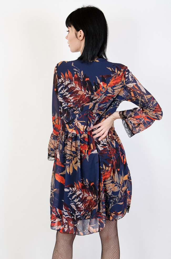 Granatowa sukienka w liście obszyta czarną koronką 