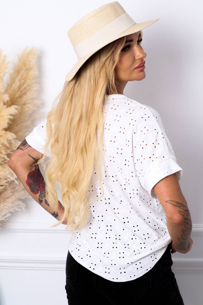 BLUZKA AŻUROWA Z GUZIKAMI I WIĄZANIEM NA DOLE- BIAŁA