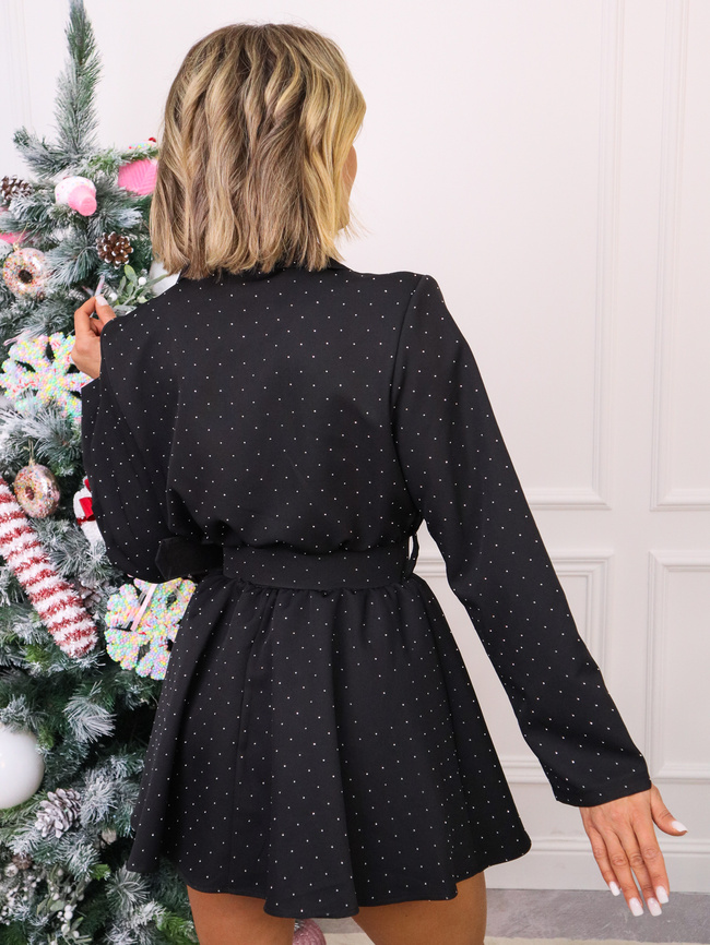 KOMBINEZON ROZKLOSZOWANY Z CYRKONIAMI I PASKIEM- CZARNY