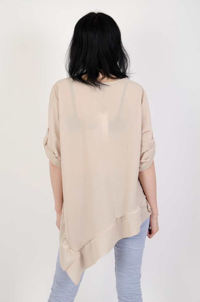 Beżowa asymetryczna bluzka z falbaną + wisiorek 