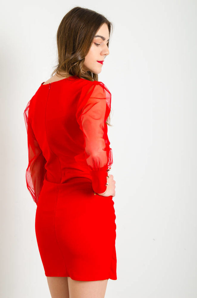 CZERWONA KOPERTOWA SUKIENKA Z TIULOWYMI RĘKAWAMI