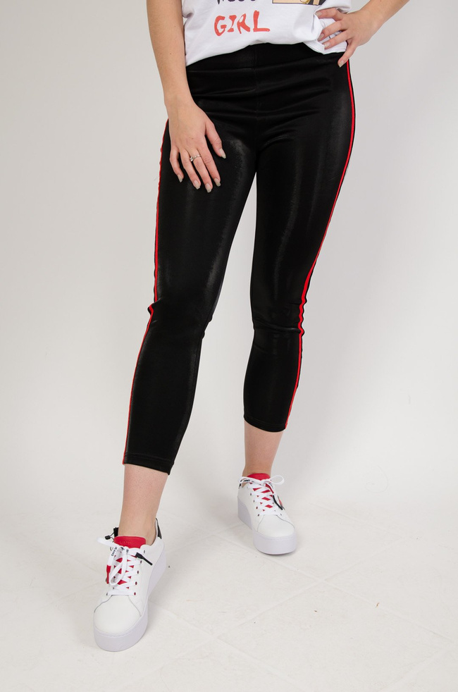 Czarne połyskujące spodnie z lampasami