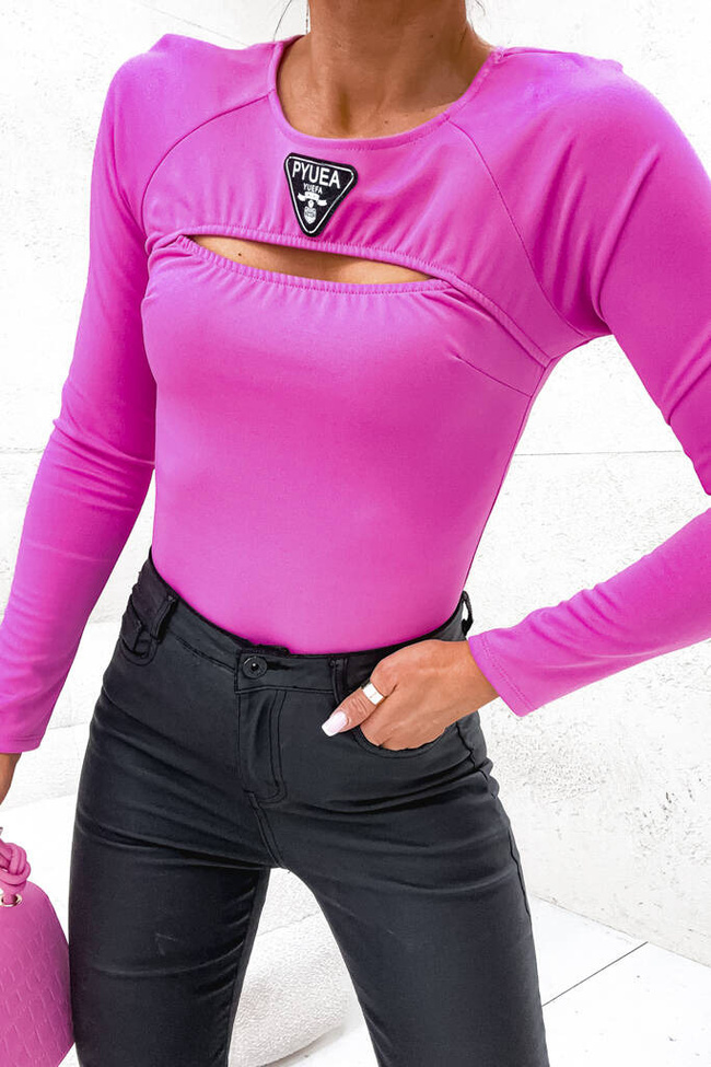 BODY Z WYCIĘCIEM NA DEKOLCIE I NASZYWKĄ- RÓŻOWE