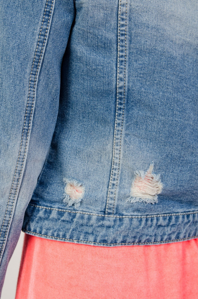  Kurtka jeansowa z jasnymi przetarciami