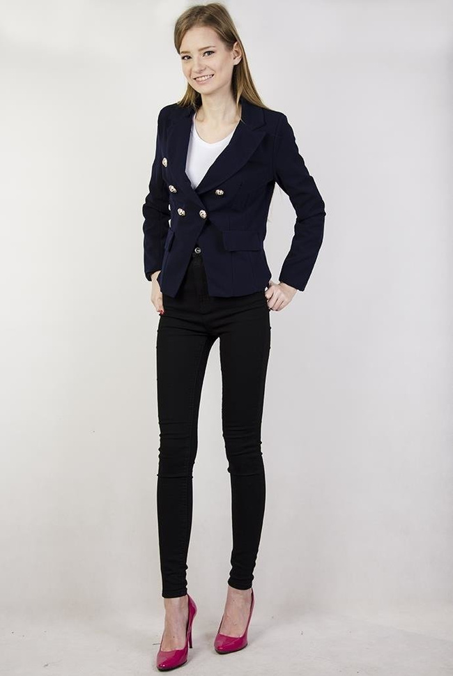 Granatowa marynarka z ozdobnymi guzikami