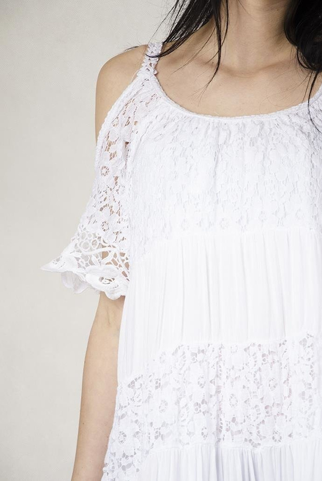 Biała, ażurowa sukienka na ramiączka