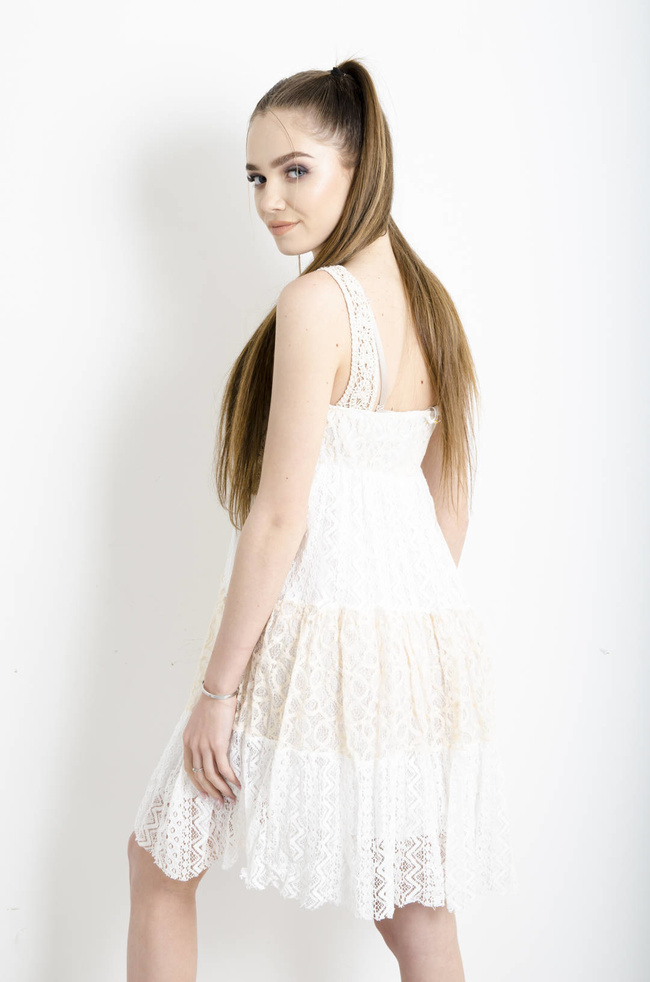 SUKIENKA BIAŁA NA GRUBYCH RAMIACZKACH BOHO