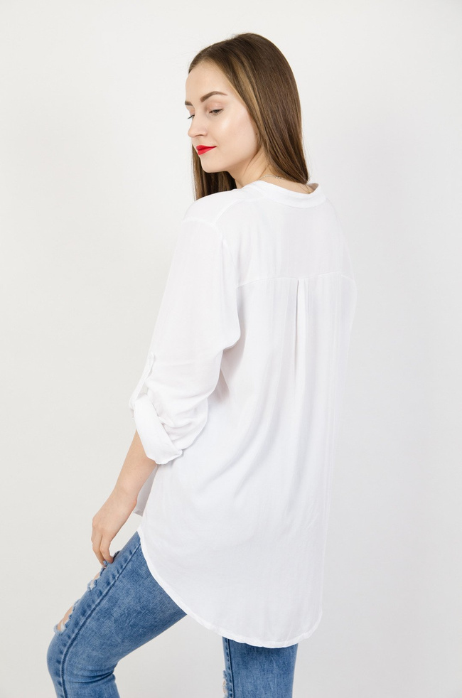 Biała bluzka koszulowa zapinana na guziki