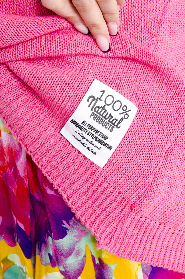 SWETER DZIANINOWY OVERSIZE Z KRÓTKIM RĘKAWEM- RÓŻOWY